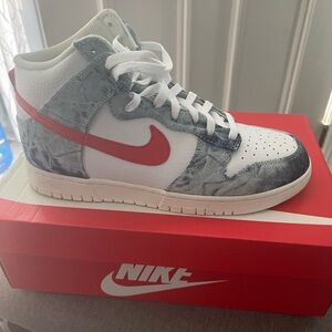 Women’s High Top Nikes